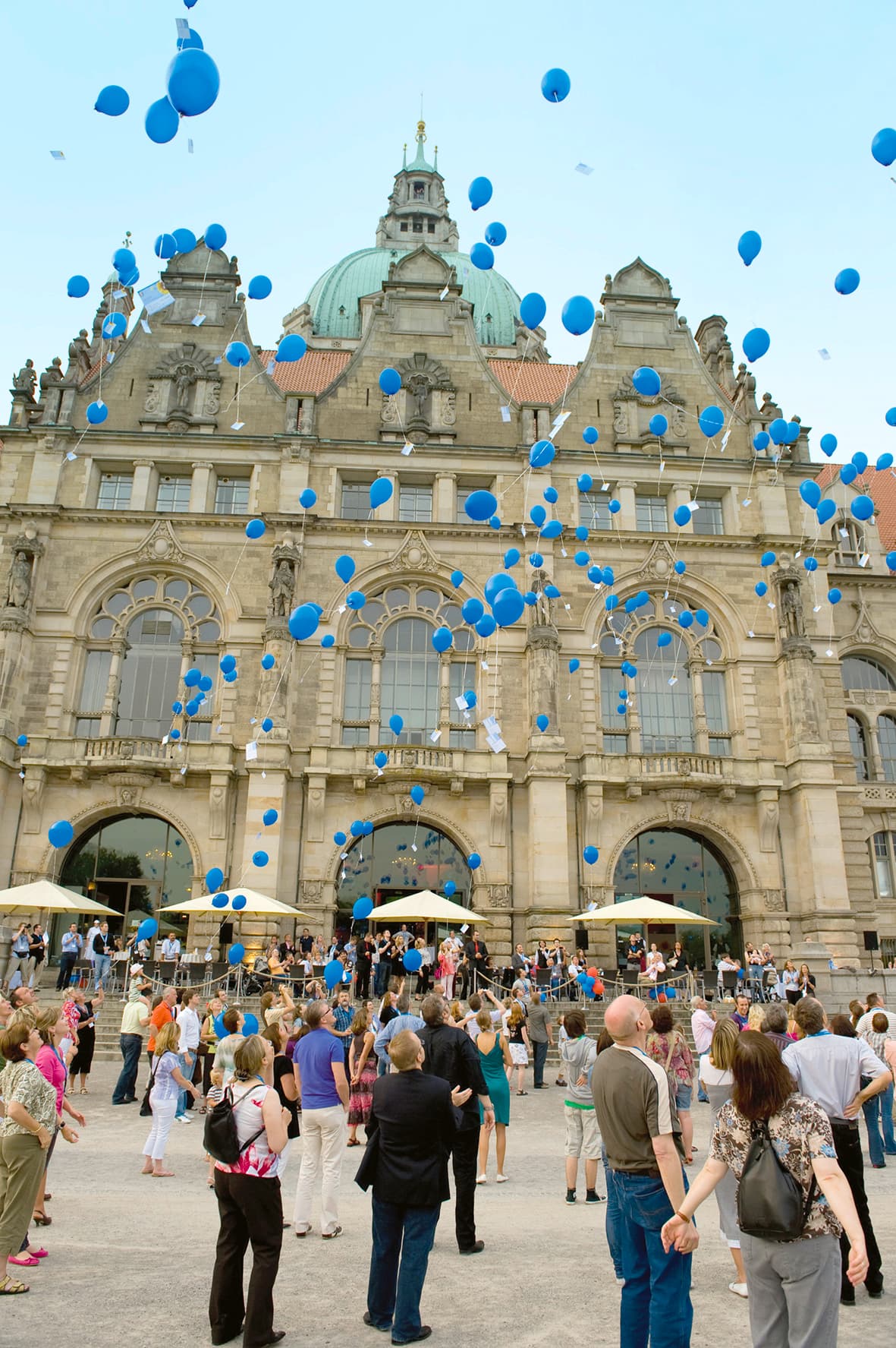 WERTGARANTIE Feier vor dem neuen Rathaus