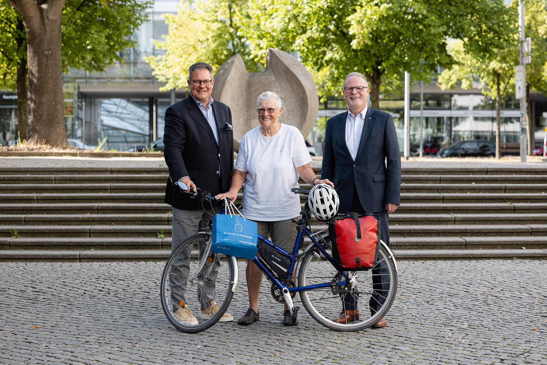 Doering und Duesener bei Besuch von Binder